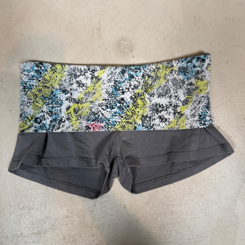 y2k One Step Up Gray Fold Over Waist Snakeskin Print Yoga Gym Shorts Large